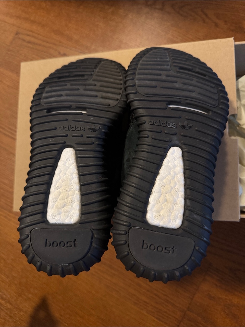 Yeezy Boost 350 V2 Black/Gray - Picture 8 of 9